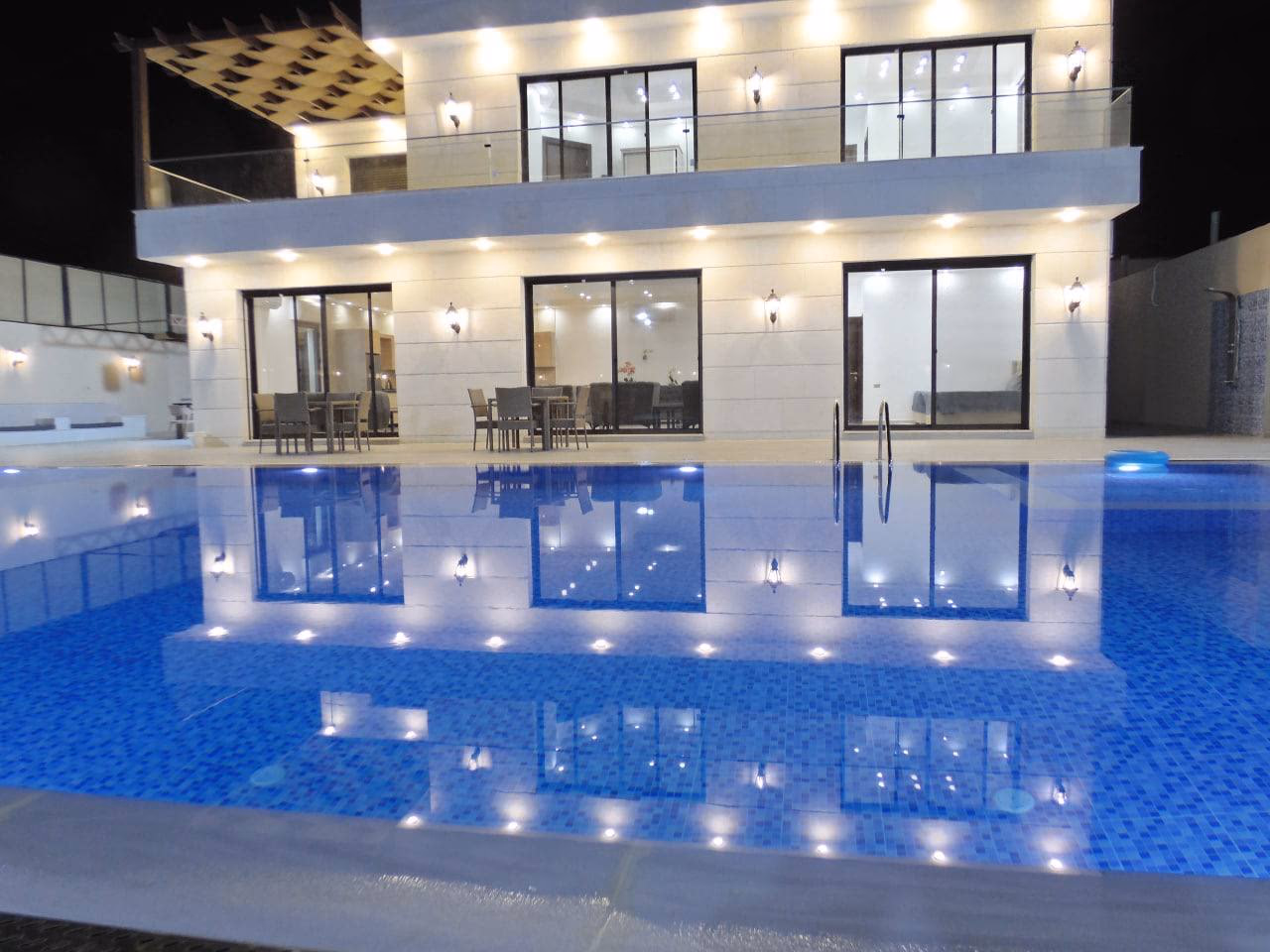 صورة مصغرة 5 من 9