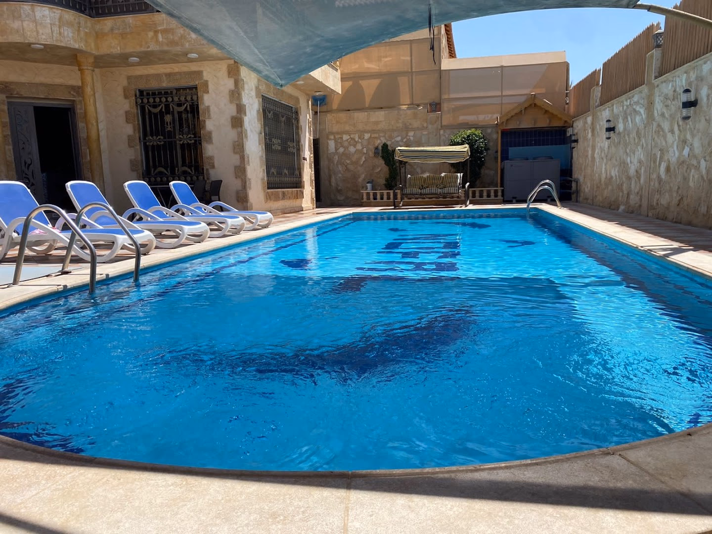صورة مصغرة 4 من 9