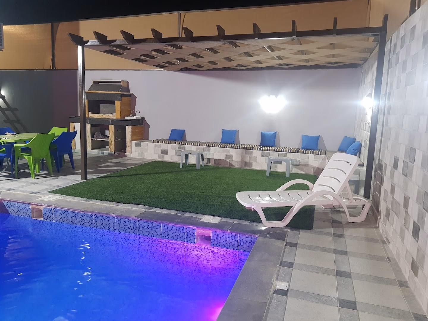 صورة مصغرة 4 من 9
