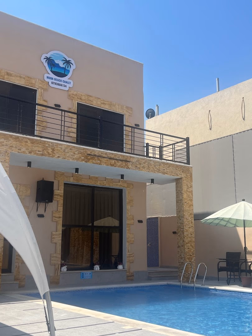 Moon Beach Chalet