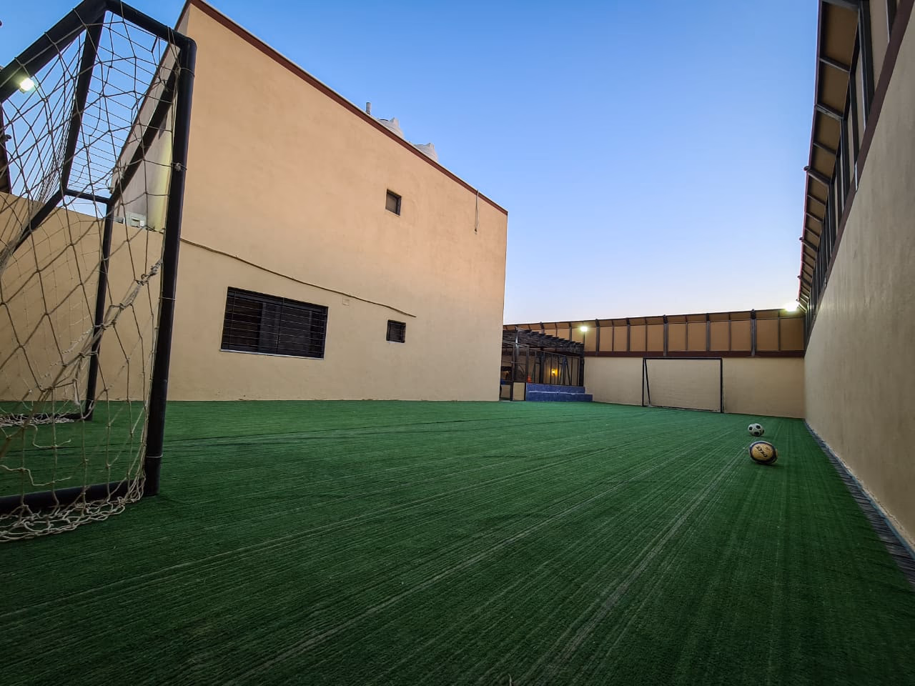 صورة مصغرة 3 من 9