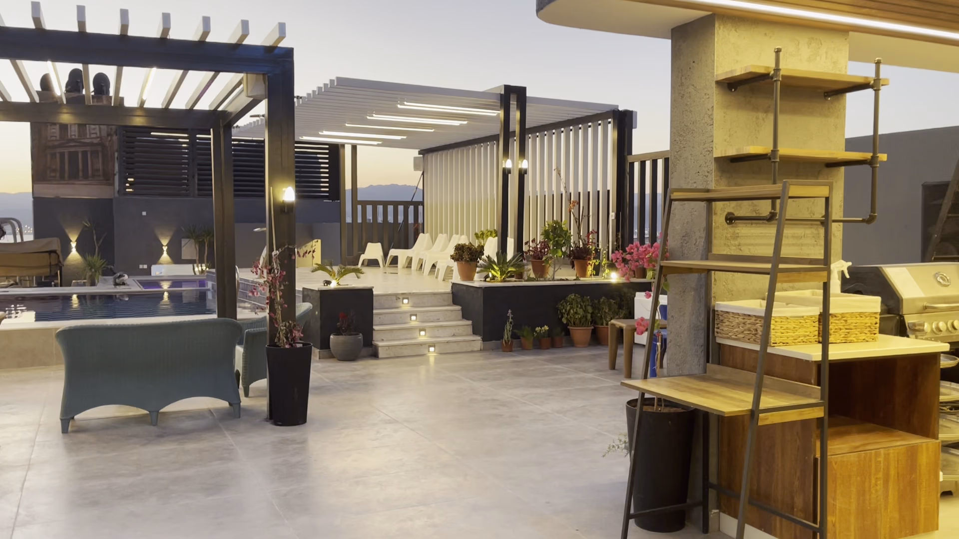 Main photo of Mass Paradise Hotel