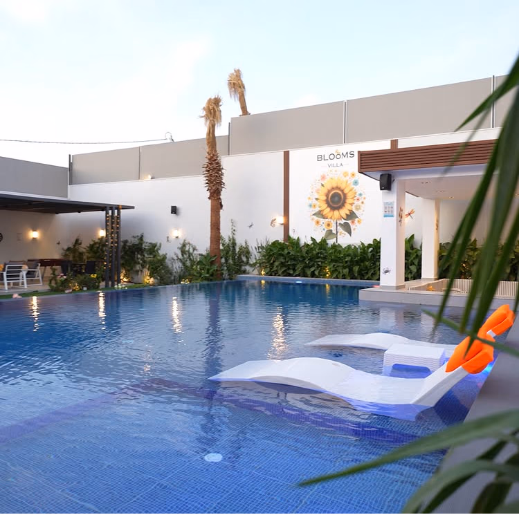Blooms Villa