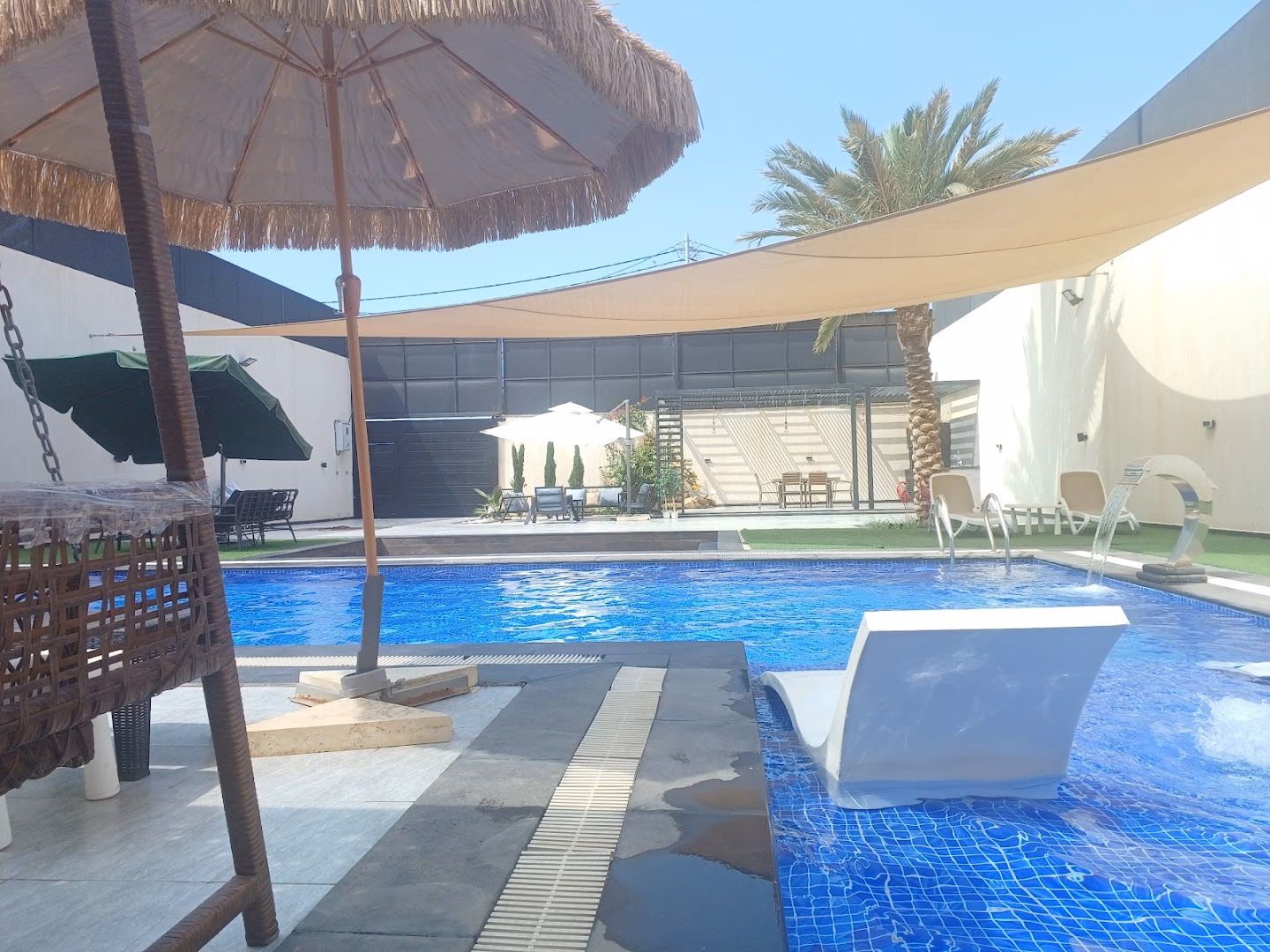 صورة مصغرة 9 من 9