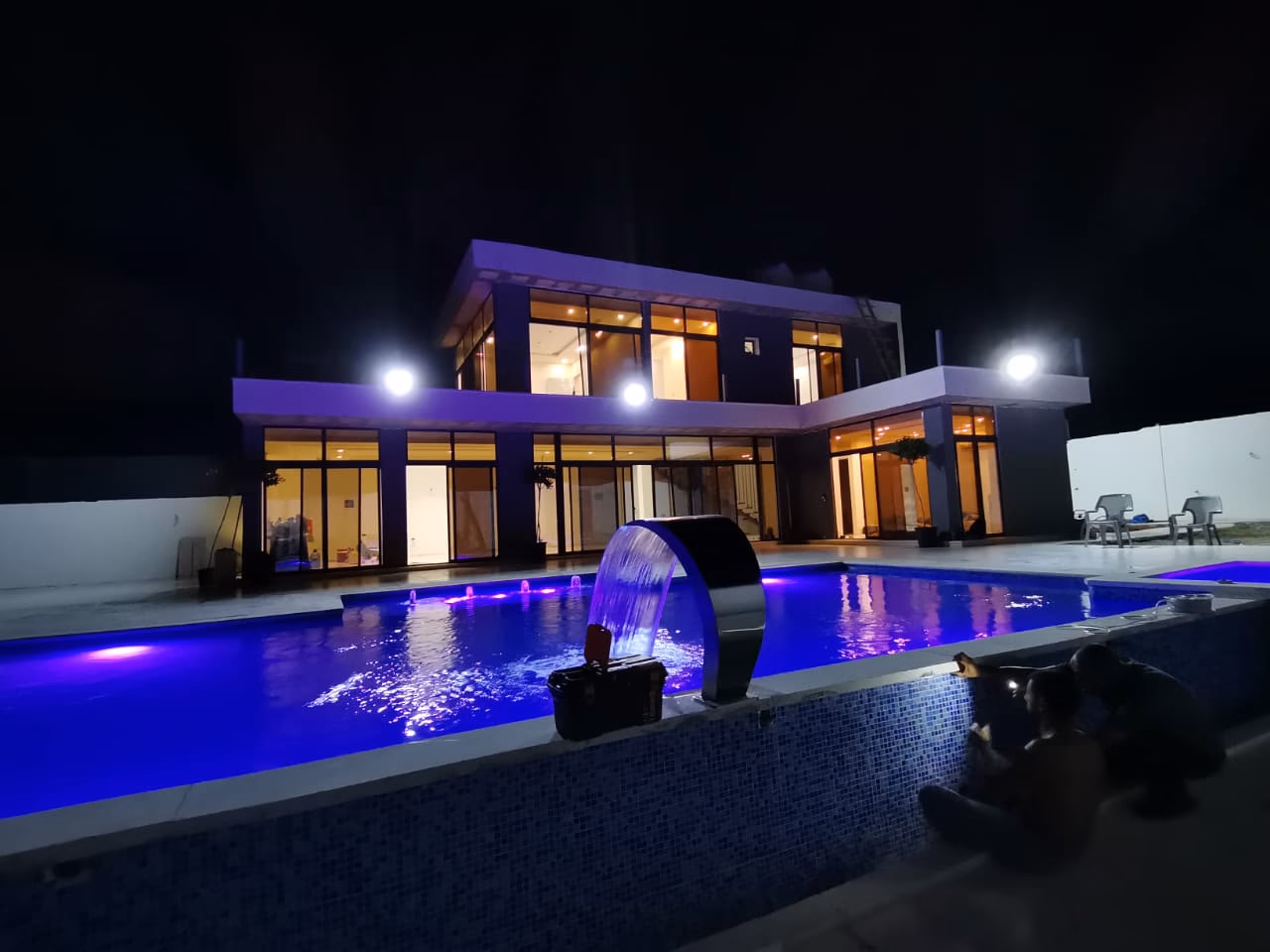 فيلا الاسطوره