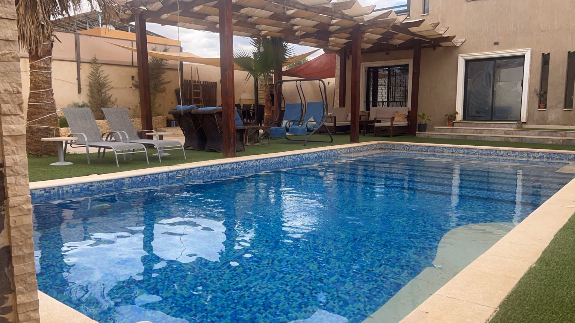 صورة مصغرة 3 من 9