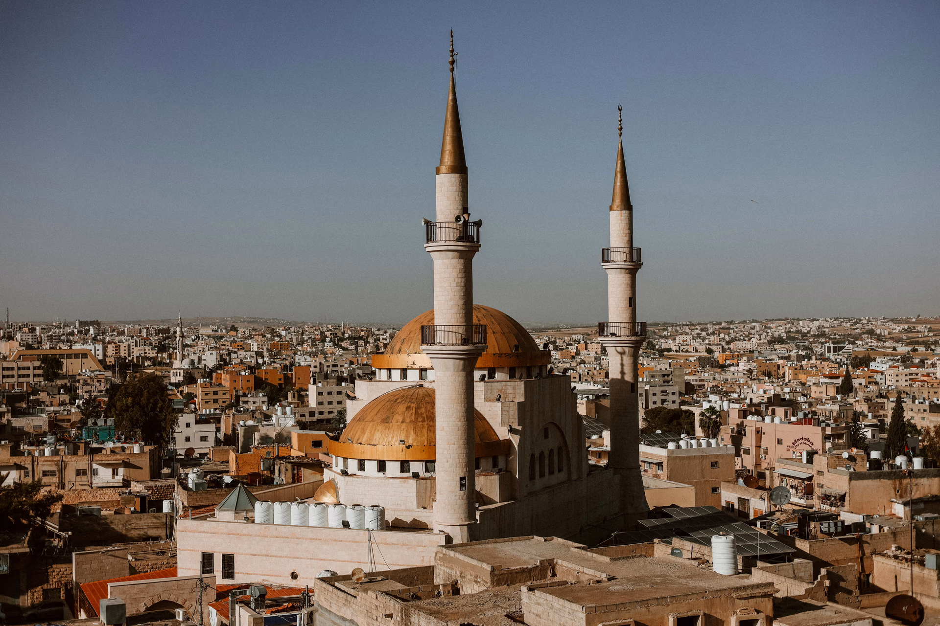 دليل مادبا: الفسيفساء وجبل نيبو وأين تقيم
